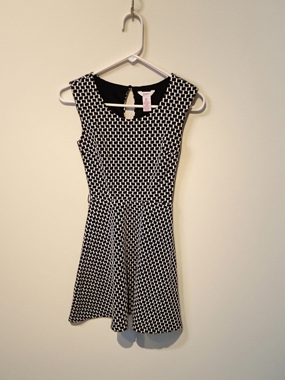 Candie's Black and White Geometric Sleeveless Dress